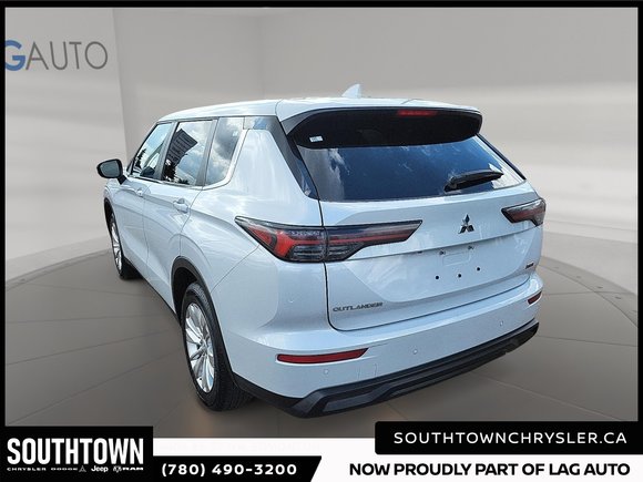 2025 Mitsubishi Outlander ES