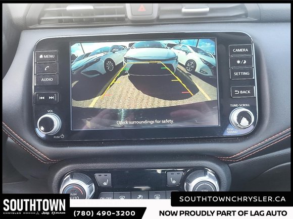 2024 Nissan Versa SR