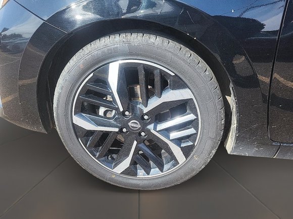 2024 Nissan Versa SR