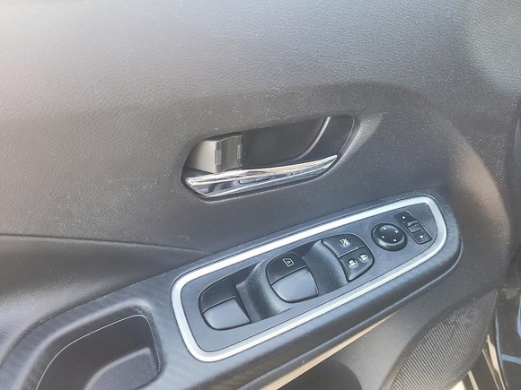 2024 Nissan Versa SR