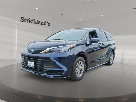 2025 Toyota Sienna Hybrid Sienna XLE 8-Pass