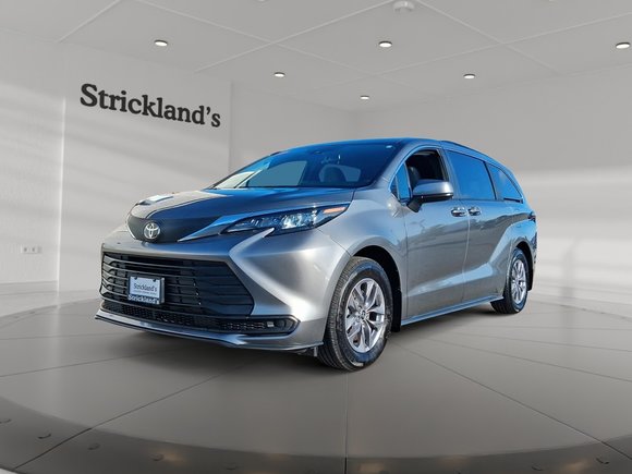 2026 Toyota Sienna Hybrid Sienna LE AWD 8-Pass