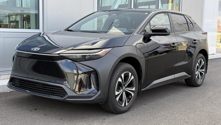 Toyota bZ4X LE FWD 2023 à Québec, Québec - w770h435cpx