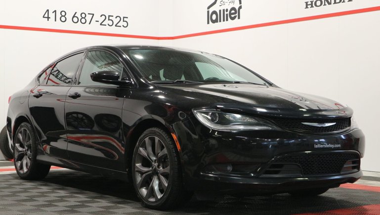 Chrysler 200 S*TOIT PANORAMIQUE* 2015 à Québec, Québec - w770h435cpx