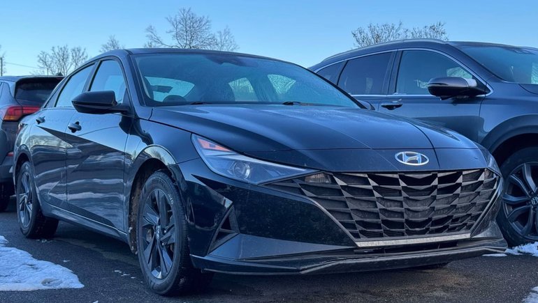 2023 Hyundai Elantra Preferred*JAMAIS ACCIDENTÉ* in Quebec, Quebec - w770h435cpx