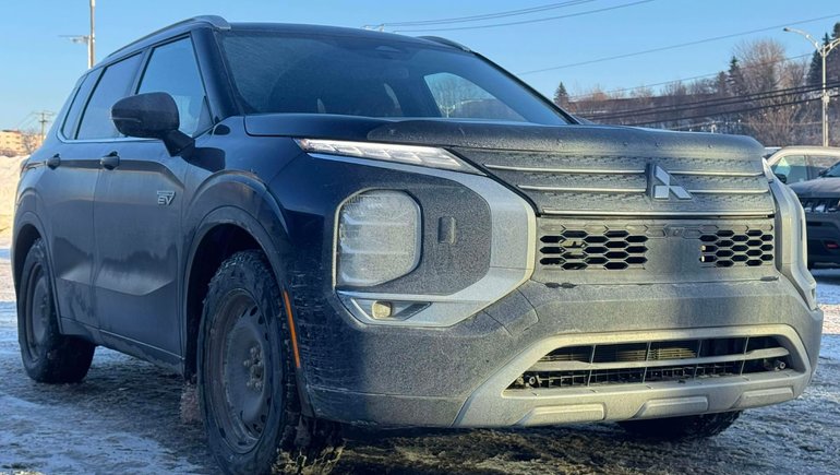 Mitsubishi Outlander PHEV LE*TOIT PANORAMIQUE* 2024 à Québec, Québec - w770h435cpx