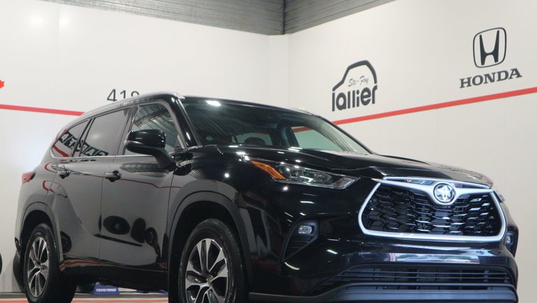 Toyota Highlander XLE*TOIT OUVRANT* 2022 à Québec, Québec - w770h435cpx