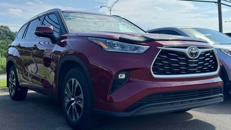 Toyota Highlander XLE*TOIT OUVRANT* 2022 à Québec, Québec - w770h435cpx