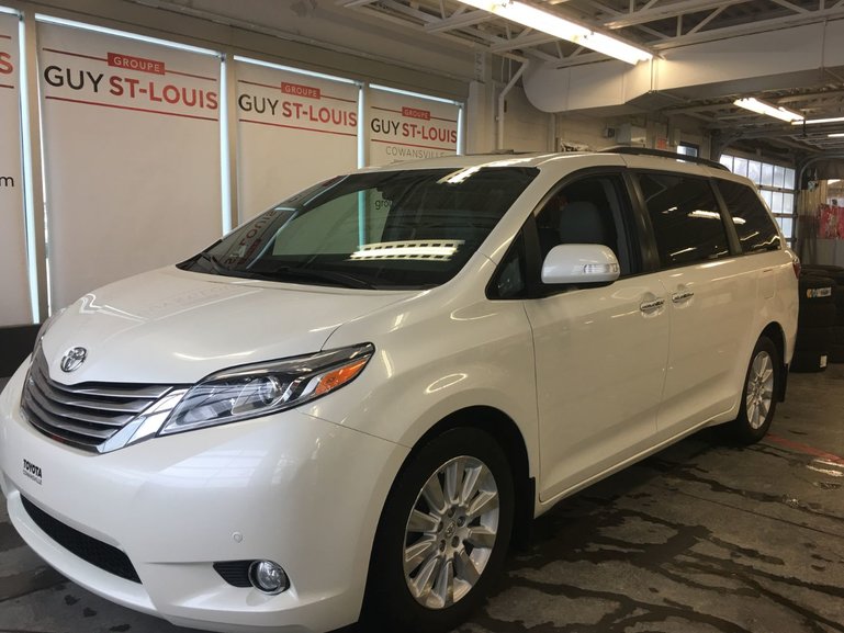 Pre-Owned 2015 Toyota Sienna Limited 