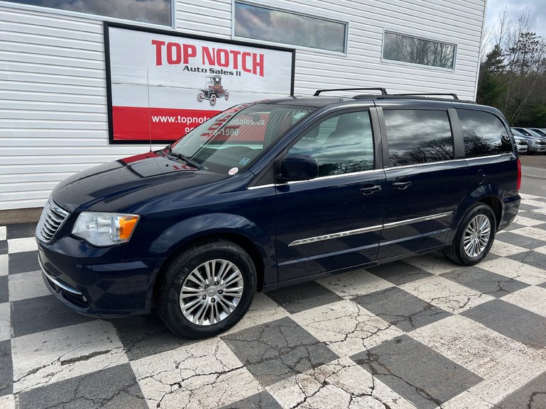 Top Notch Auto Sales II PreOwned 2013 Chrysler Town & Country