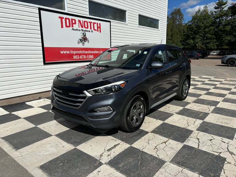 2017 Hyundai Tucson SE, reverse camera, a/c, cruise control, bluetooth