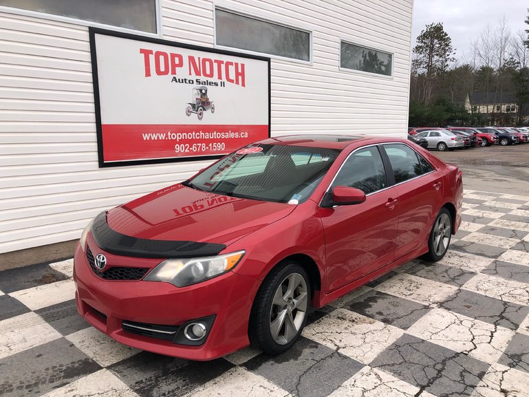 2012 Toyota Camry SE, Heated Seats, power seats, sunroof, Hands free