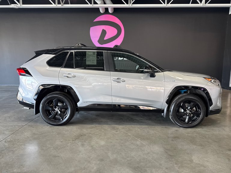 Toyota RAV4 Hybrid XSE 2021