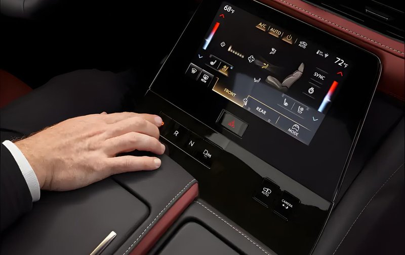 2025 INFINITI QX80 Safety and Technology Review