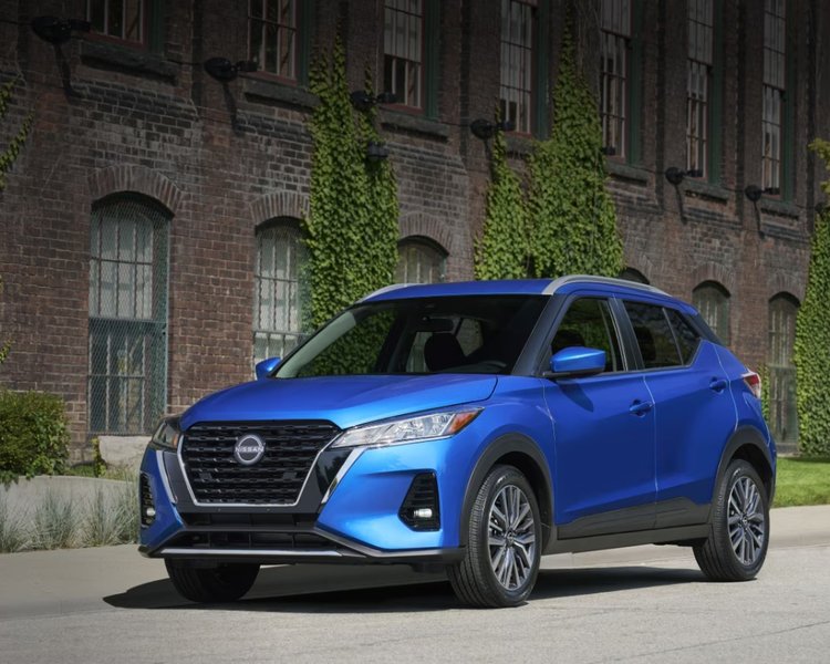 2025 Nissan Kicks Play: Built to Turn Heads