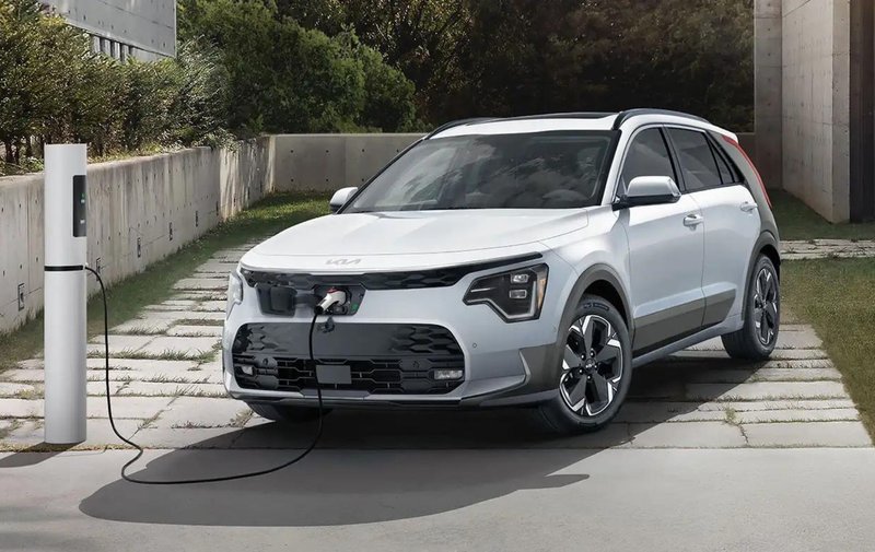 The 2025 Kia Niro – Three Electrifying Ways to Drive Into the Future