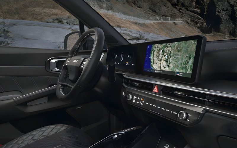 Inside the 2026 Kia Sorento PHEV's Stunning Panoramic Display