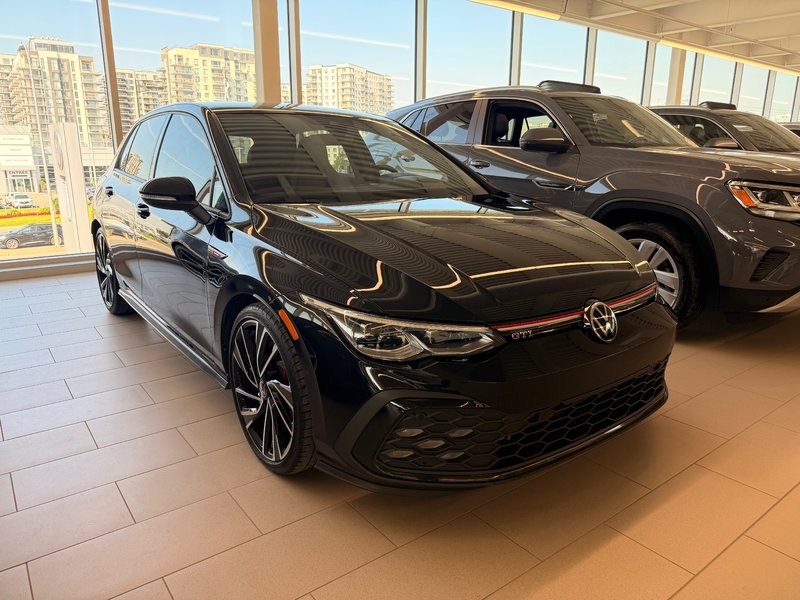 Vehicle Image 2022 Volkswagen Golf GTI