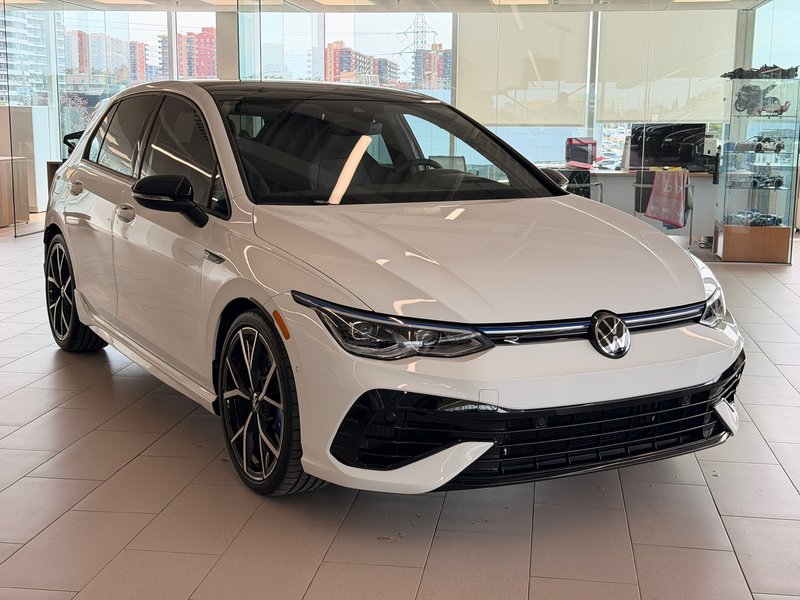 Vehicle Image 2024 Volkswagen Golf R