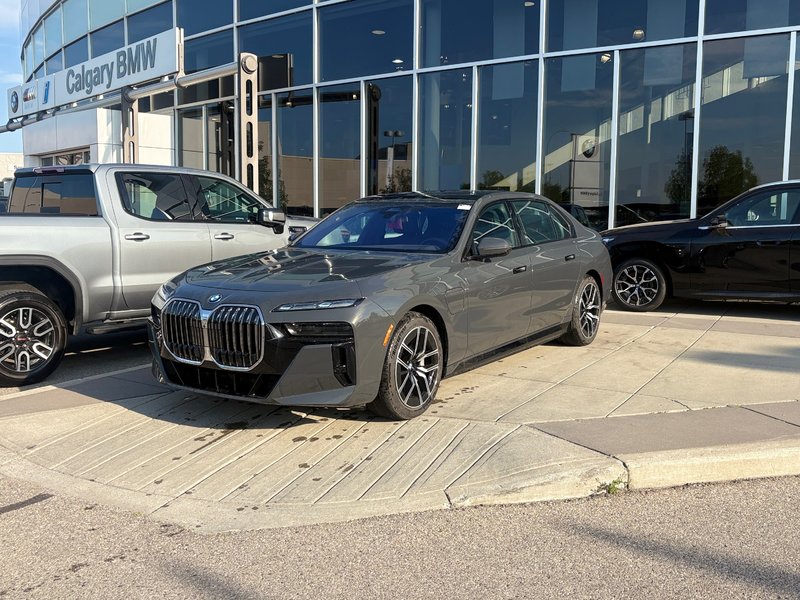 Vehicle Image 2024 BMW 750e