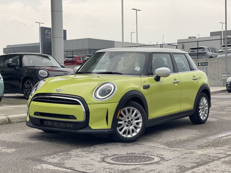 Vehicle Image 2023 MINI 5 Door