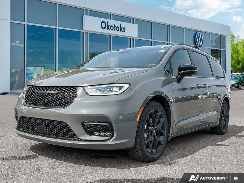 Vehicle Image 2025 Chrysler Pacifica