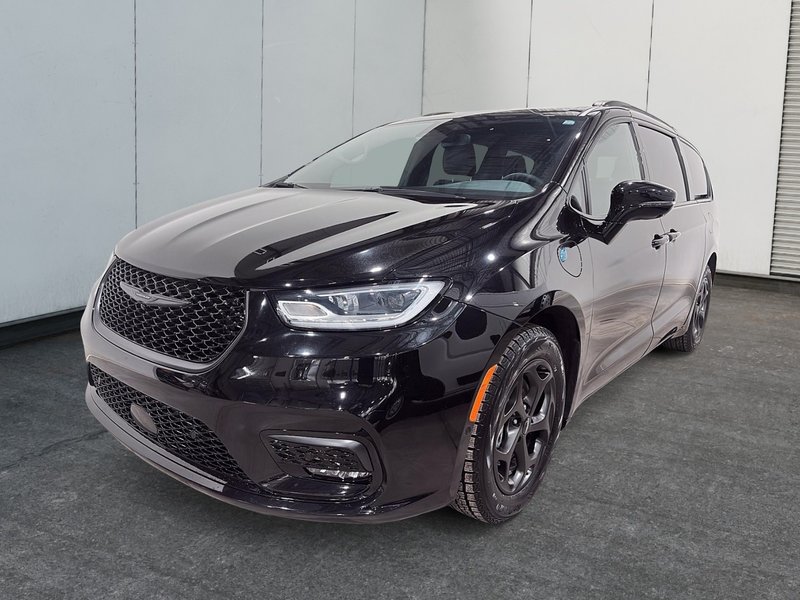 Vehicle Image 2024 Chrysler Pacifica Hybrid