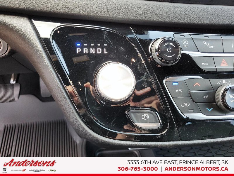 2025 Chrysler Grand Caravan SXT 3.6L Pentastar V6 / Stow ’n Go Seating / Dual Power Sliding Doors
