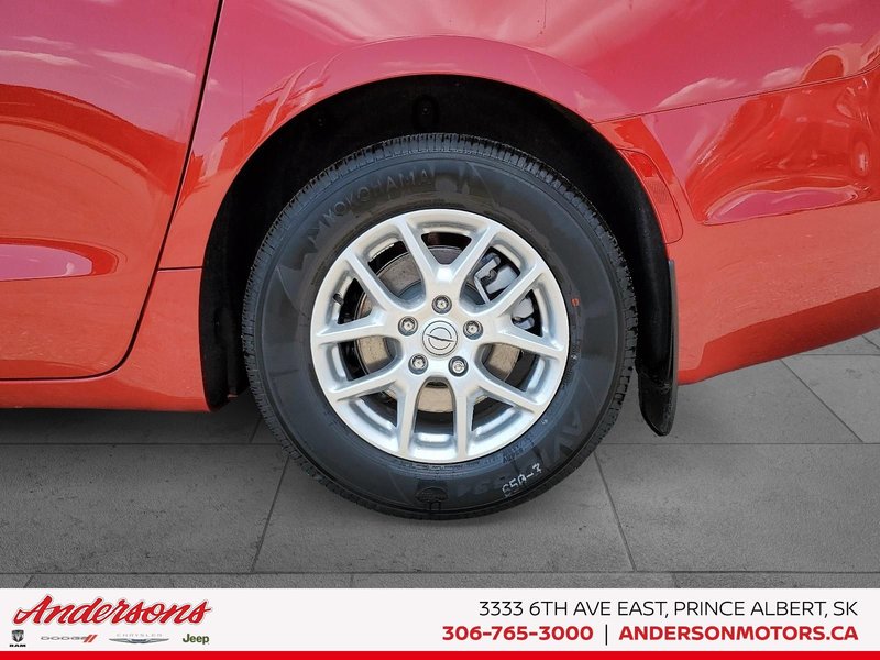 2025 Chrysler Grand Caravan SXT 3.6L Pentastar V6 / Stow ’n Go Seating / Dual Power Sliding Doors