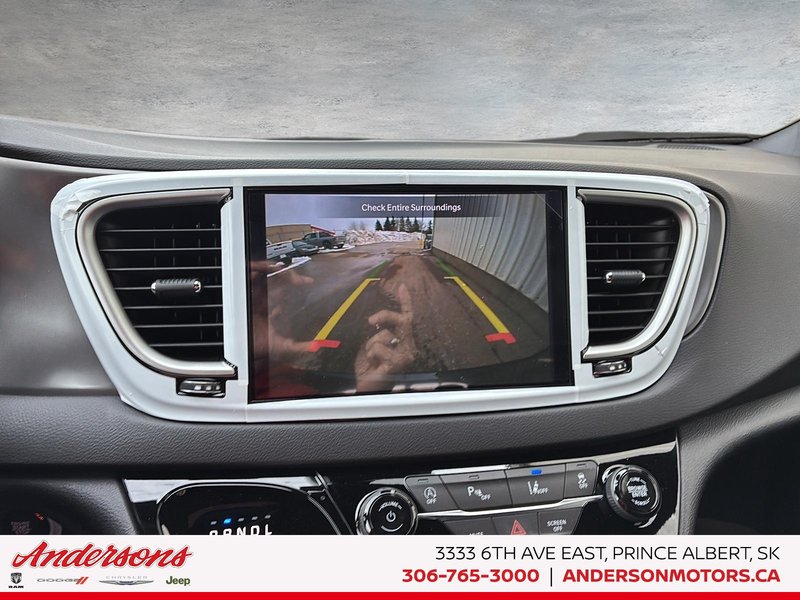 2025 Chrysler Grand Caravan SXT 3.6L Pentastar V6 / Dual Power Sliding Doors / Stow ’n Go Seating