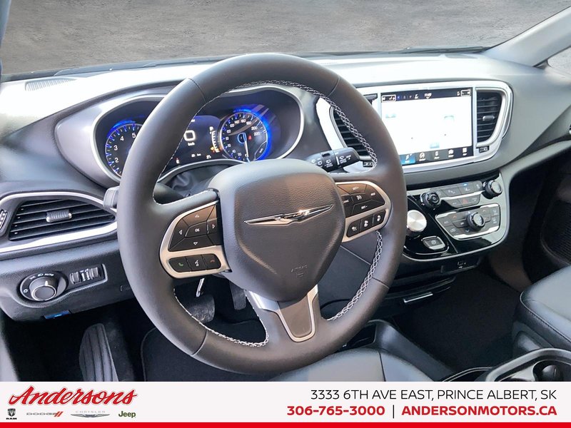 2026 Chrysler Grand Caravan SXT 3.6L Pentastar V6 / Dual Power Sliding Doors / Uconnect 5 with 10.1-inch Display