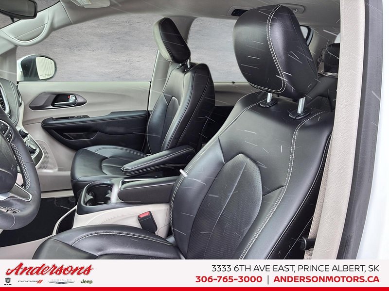2023 Chrysler Pacifica Touring L 3.6L Pentastar V6 / AWD / Dual Power Sliding Doors & Power Liftgate