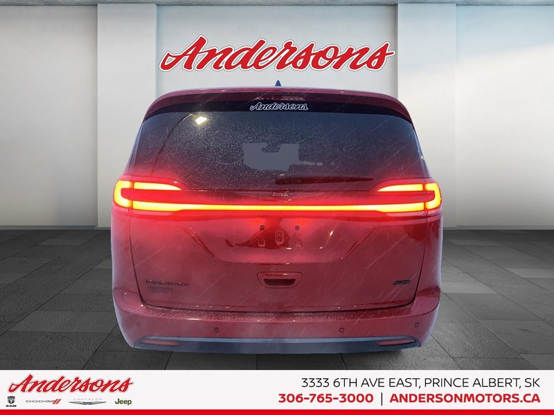 2026 Chrysler Pacifica SELECT AWD 3.6L Pentastar V6 AWD / 100th Anniversary Edition / Uconnect Theater Family Group II