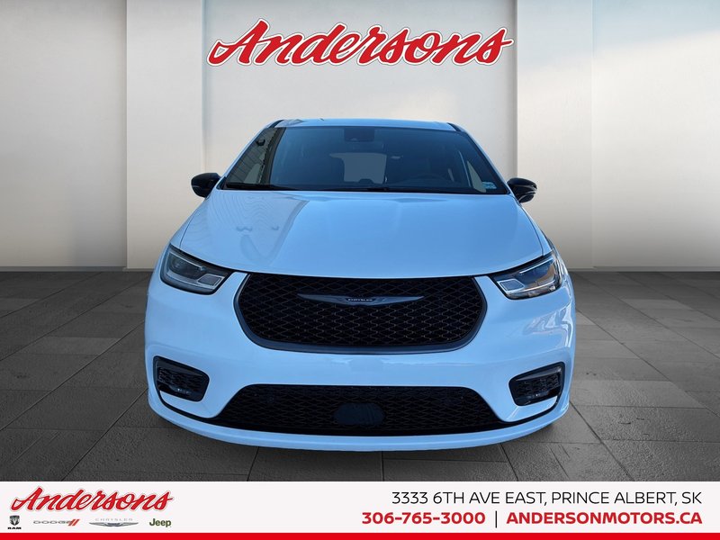 2026 Chrysler Pacifica SELECT AWD 3.6L Pentastar V6 AWD / 100th Anniversary Edition / Uconnect Theater Family Group II