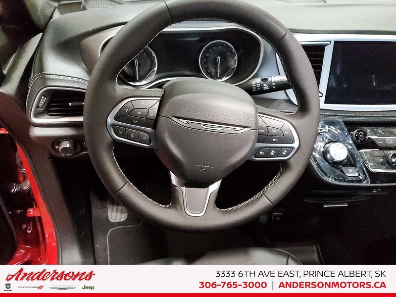 2027 Chrysler Pacifica SELECT AWD 3.6L V6 / Stow 'n Go / 360 Camera / ParkSense Assist