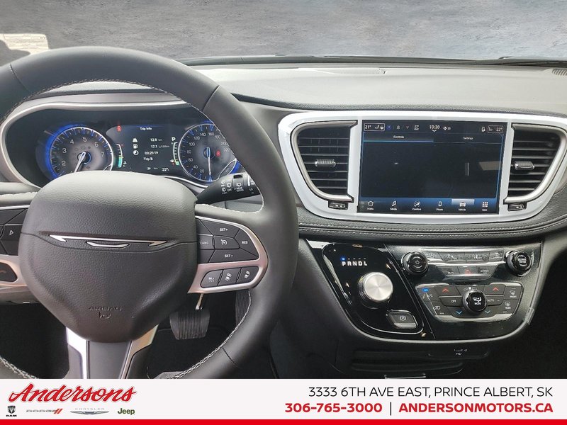 2027 Chrysler Pacifica SELECT AWD Parksense / Rear HVAC / Heated Seats