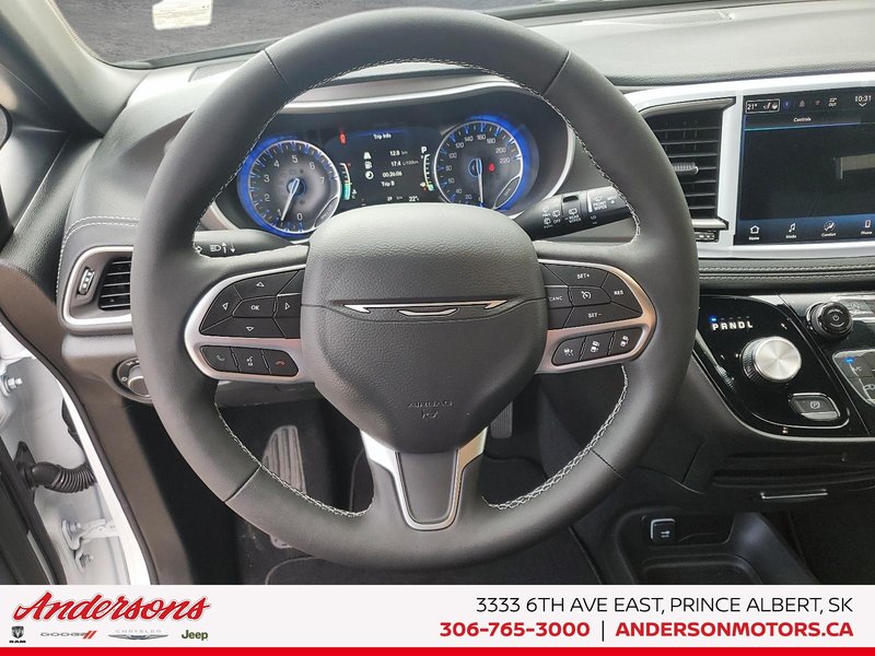 2027 Chrysler Pacifica SELECT AWD Parksense / Rear HVAC / Heated Seats