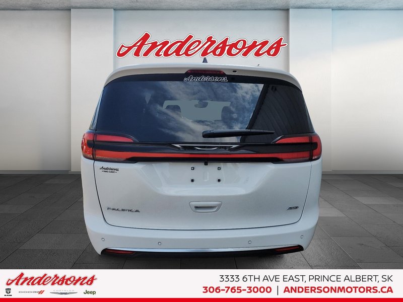 2027 Chrysler Pacifica Select Parksense / Rear HVAC / Heated Seats