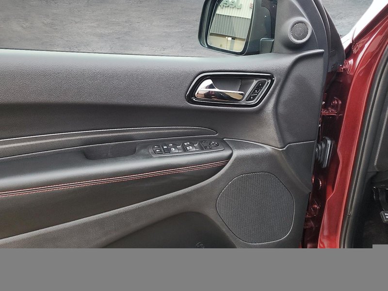 2026 Dodge Durango PLUS Blacktop Package / Heated & Ventilated Seats / AWD