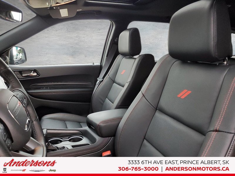 2026 Dodge Durango PLUS Blacktop Package / Heated & Ventilated Seats / AWD