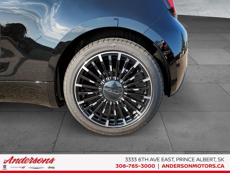 2025 Fiat 500e RED All-Electric / GPS Navigation / Heated Seats