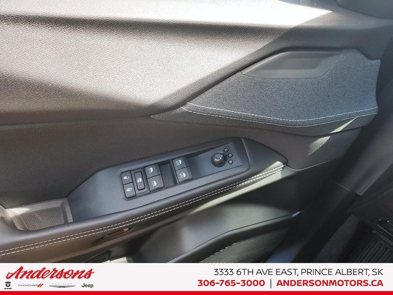 2026 Jeep Cherokee LAREDO Hybrid / Heated Seats & Steering Wheel / All-weather Floor Mats