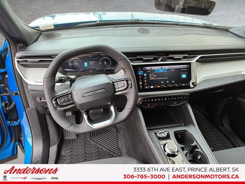 2026 Jeep Cherokee LAREDO Hybrid / Heated Seats & Steering Wheel / All-weather Floor Mats
