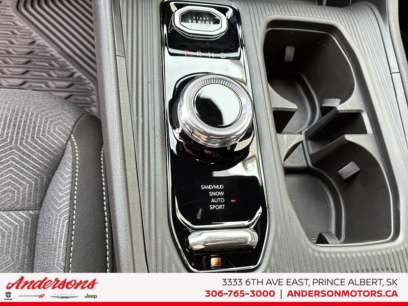 2026 Jeep Cherokee LAREDO Hybrid / Heated Seats & Steering Wheel / All-weather Floor Mats