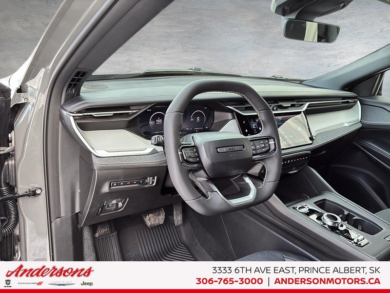 2026 Jeep Cherokee LAREDO Hybrid / Heated Seats & Steering Wheel / All-weather Floor Mats