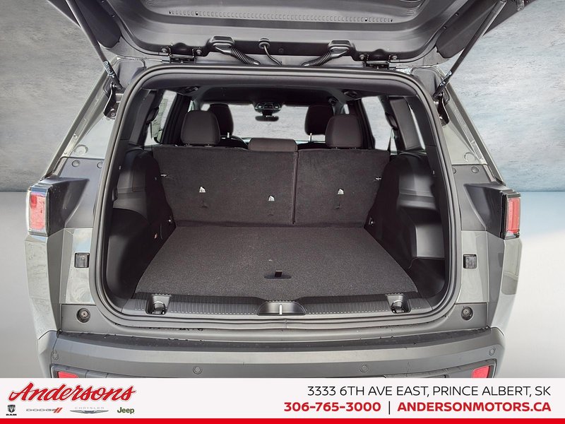 2026 Jeep Cherokee LAREDO Hybrid / Heated Seats & Steering Wheel / All-weather Floor Mats
