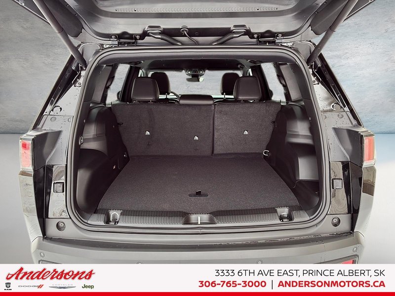 2026 Jeep Cherokee LIMITED Hybrid / Uconnect 5 with 12.3–inch display