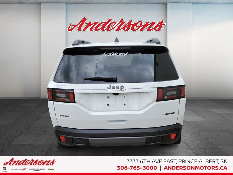 2026 Jeep Cherokee Laredo Hybrid / SelecTerrain / ParkSense