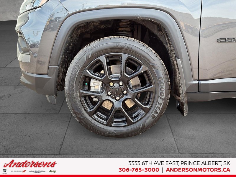 2024 Jeep Compass Altitude 2.0L Turbo / Panoramic Sunroof / Alpine Audio