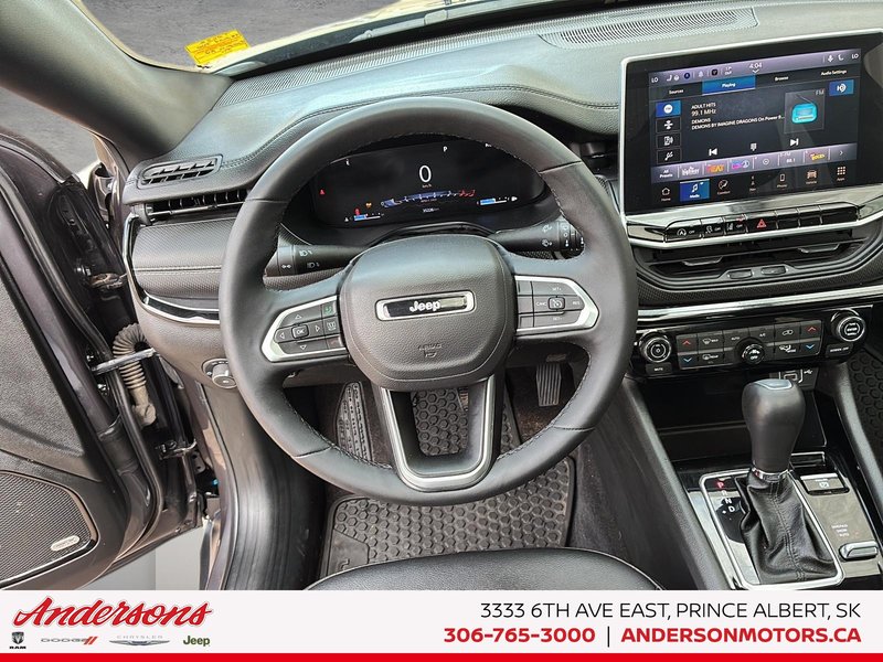 2024 Jeep Compass Altitude 2.0L Turbo / Panoramic Sunroof / Alpine Audio